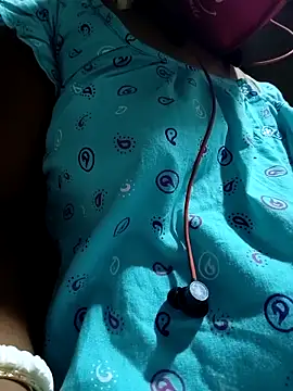 Danielbutterfly online show from October 31, 2025, 6:03 am