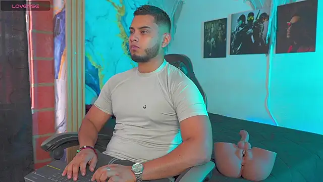 Snapshot of Tiler_wolker chatting on November 4, 2025, 8:08 pm Tiler wolker online show from November 4, 2025, 8:08 pm