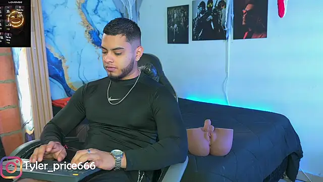 Snapshot of Tiler_wolker chatting on November 18, 2025, 12:31 pm Tiler wolker online show from November 18, 2025, 12:31 pm