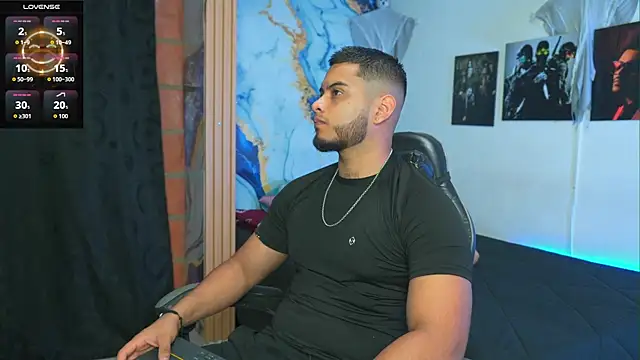 Snapshot of Tiler_wolker chatting on December 1, 2025, 11:43 pm Tiler wolker online show from December 1, 2025, 11:43 pm