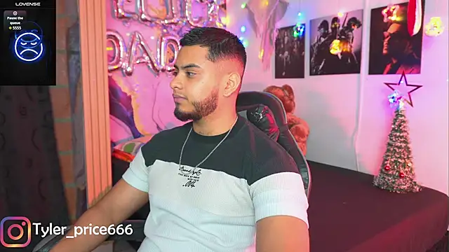 Snapshot of Tiler_wolker chatting on December 19, 2025, 6:31 am Tiler wolker online show from December 19, 2025, 6:31 am