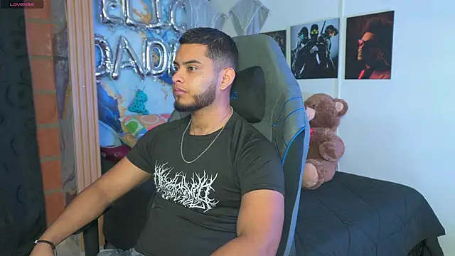 Snapshot of Tiler_wolker chatting on January 13, 2026, 2:39 am Tiler wolker online show from January 13, 2026, 2:39 am