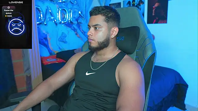 Tiler wolker online show from April 4, 2026, 11:46 pm