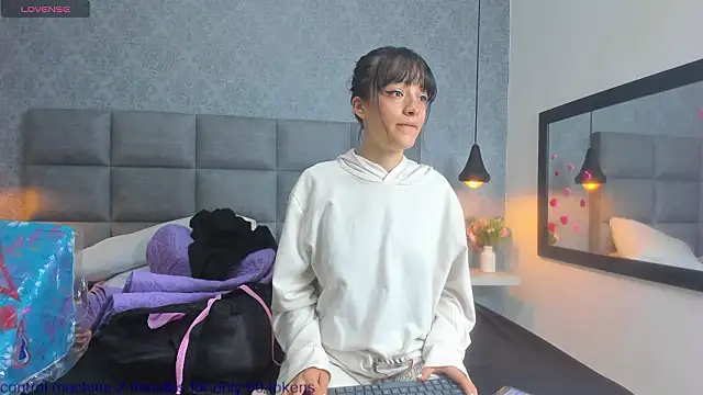 Luna Bella3 online show from February 15, 2026, 11:19 am