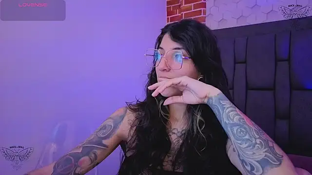 ghostwomaan online show from February 17, 2026, 12:01 pm