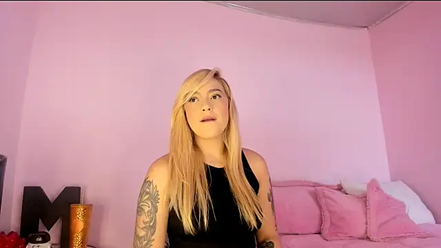 sylvanaLayton online show from November 26, 2025, 3:46 pm