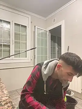 Snapshot of Dondeloquieras4 chatting on February 16, 2026, 7:43 pm Dondeloquieras4 online show from February 16, 2026, 7:43 pm