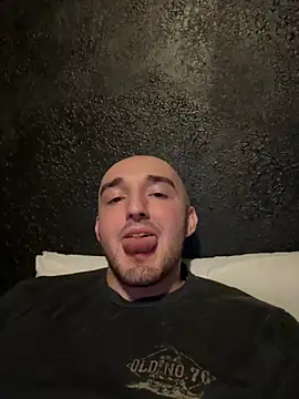 Snapshot of Lucifer76852 chatting on October 26, 2025, 1:44 am Lucifer76852 online show from October 26, 2025, 1:44 am