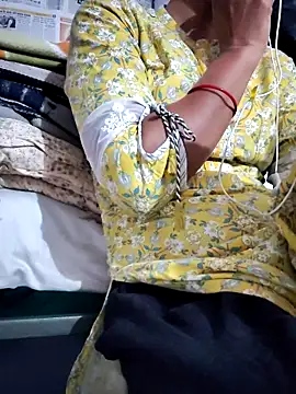 Snapshot of Hot-Rubyy chatting on February 28, 2026, 6:25 am Hot-Rubyy online show from February 28, 2026, 6:25 am