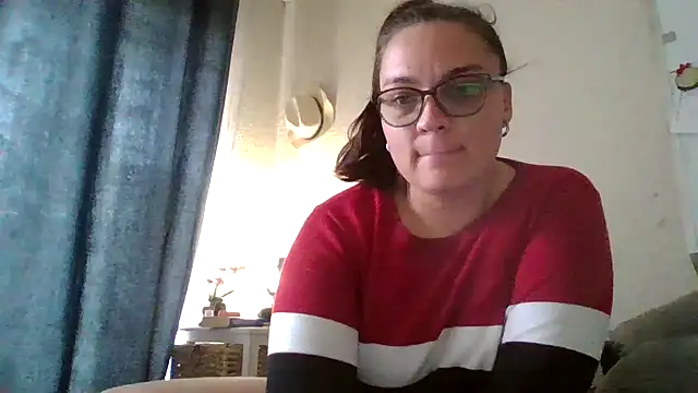 Snapshot of lilMissMarli chatting on July 10, 2026, 2:19 pm lilMissMarli online show from July 10, 2026, 2:19 pm