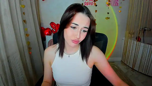 Snapshot of MakeYoueHappy chatting on February 8, 2026, 3:43 am MakeYoueHappy online show from February 8, 2026, 3:43 am