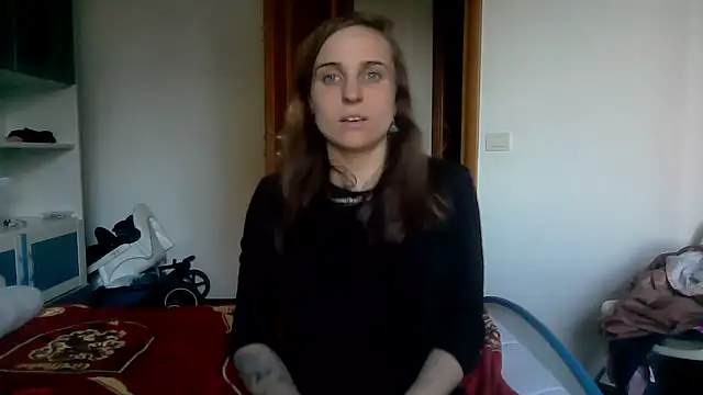 SinnEmily online show from April 4, 2026, 4:37 pm