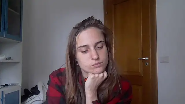 SinnEmily online show from April 14, 2026, 7:36 am