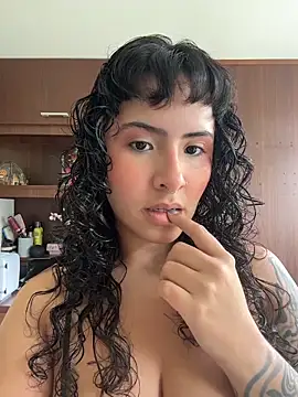 Snapshot of SugarTroubl33 chatting on April 6, 2026, 1:56 pm SugarTroubl33 online show from April 6, 2026, 1:56 pm