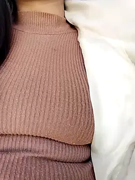 emini-xx online show from February 6, 2026, 5:12 am