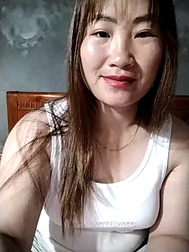 emini-xx online show from April 11, 2026, 8:57 pm