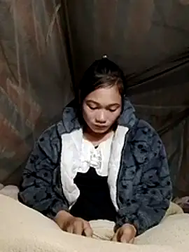 doggy-00 online show from November 27, 2025, 8:00 pm