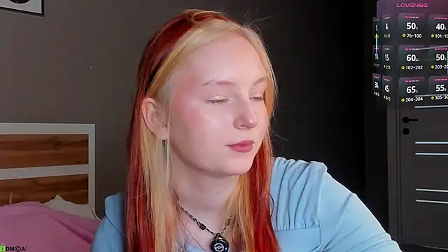 AngelWisee online show from June 12, 2026, 3:05 am