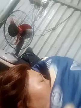 Snapshot of bella-la chatting on January 18, 2026, 11:41 pm bella-la online show from January 18, 2026, 11:41 pm