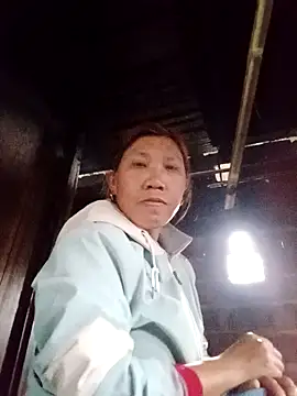 Snapshot of bella-la chatting on February 2, 2026, 7:29 am bella-la online show from February 2, 2026, 7:29 am