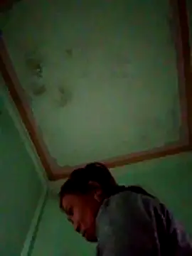 Snapshot of bella-la chatting on February 11, 2026, 12:48 am bella-la online show from February 11, 2026, 12:48 am