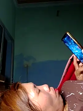 Snapshot of bella-la chatting on February 12, 2026, 1:06 pm bella-la online show from February 12, 2026, 1:06 pm