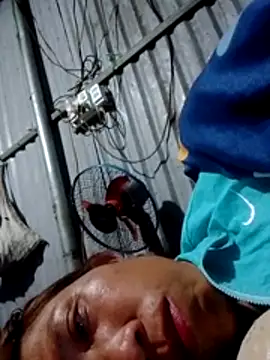 Snapshot of bella-la chatting on February 17, 2026, 12:45 pm bella-la online show from February 17, 2026, 12:45 pm