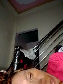 Snapshot of bella-la chatting on February 23, 2026, 12:24 pm bella-la online show from February 23, 2026, 12:24 pm