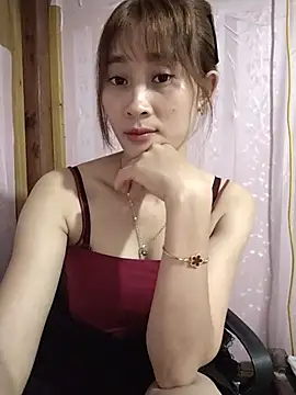 Snapshot of Em_xinh01 chatting on May 20, 2026, 12:44 pm Em xinh01 online show from May 20, 2026, 12:44 pm