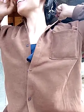 Snapshot of Linh_sexy98 chatting on October 28, 2025, 4:38 am Linh sexy98 online show from October 28, 2025, 4:38 am