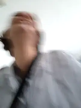 Piediniecollant online show from April 21, 2026, 10:21 am