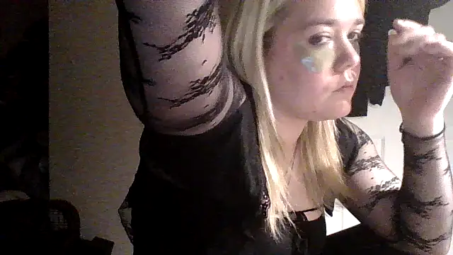 SilverSeductress online show from March 6, 2026, 1:07 pm