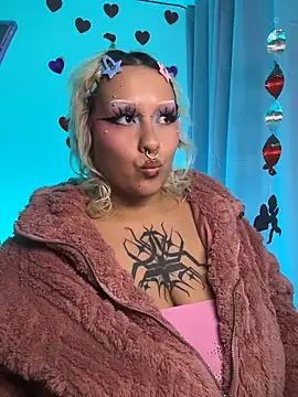 pinkbaddie777 online show from February 13, 2026, 2:40 am