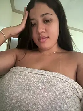 morenahhwy online show from April 12, 2026, 3:28 pm