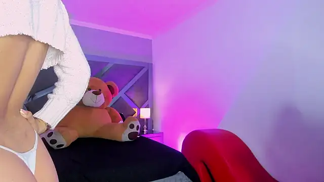  Sofiewild  online show from March 4, 2026, 7:20 pm