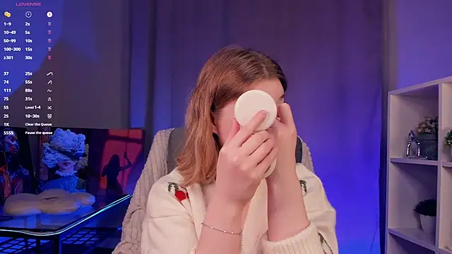 Snapshot of NicoletteTegeler chatting on October 31, 2025, 8:04 am NicoletteTegeler online show from October 31, 2025, 8:04 am