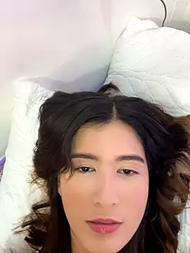 emilyy1  online show from October 29, 2025, 3:20 am