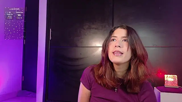 emilyy1  online show from December 19, 2025, 2:18 am