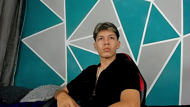 Snapshot of Andrew_ledman chatting on October 31, 2025, 12:06 pm Andrew ledman online show from October 31, 2025, 12:06 pm