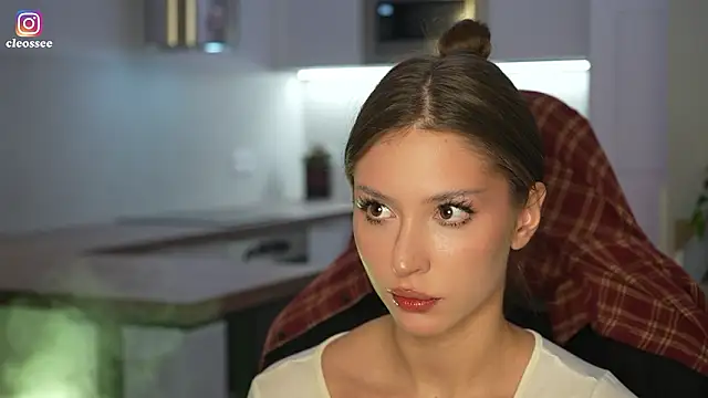 Cleose online show from February 15, 2026, 10:58 am