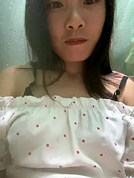 Snapshot of Elysia-007 chatting on October 29, 2025, 1:13 pm Elysia-007 online show from October 29, 2025, 1:13 pm