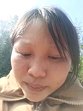 yoyo-mi online show from December 20, 2025, 3:02 am