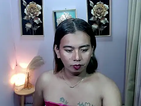 exoticashly online show from November 18, 2025, 1:04 pm