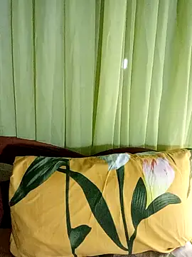 Snapshot of Esenia505 chatting on March 23, 2026, 8:29 am Esenia505 online show from March 23, 2026, 8:29 am