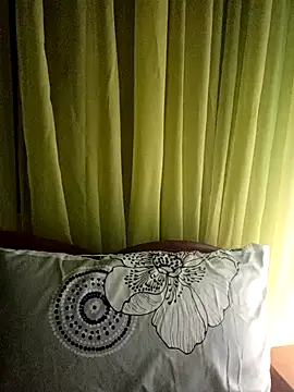 Snapshot of Esenia505 chatting on April 12, 2026, 2:16 am Esenia505 online show from April 12, 2026, 2:16 am