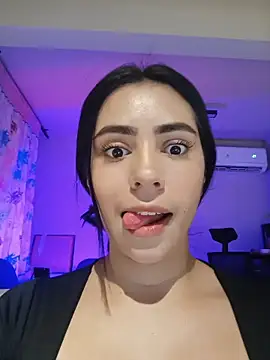 Sara-215 online show from May 14, 2026, 12:28 am