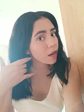 Sara-215 online show from May 21, 2026, 1:40 pm