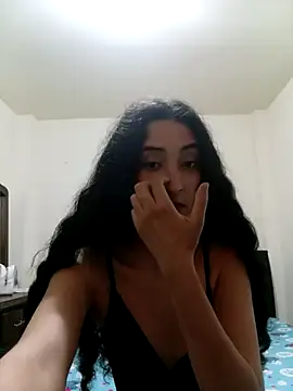 Snapshot of Emmawuaker chatting on November 9, 2025, 6:01 am Emmawuaker online show from November 9, 2025, 6:01 am