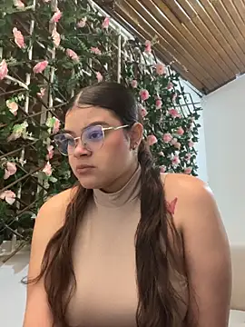 Snapshot of Tharafresneda_ chatting on October 30, 2025, 12:06 pm Tharafresneda  online show from October 30, 2025, 12:06 pm