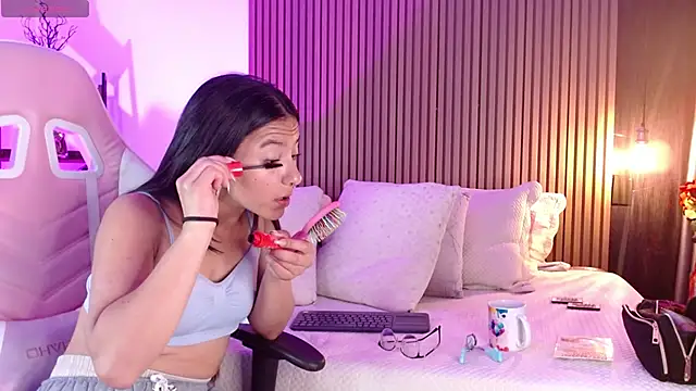 Skay bluee online show from November 1, 2025, 3:03 pm